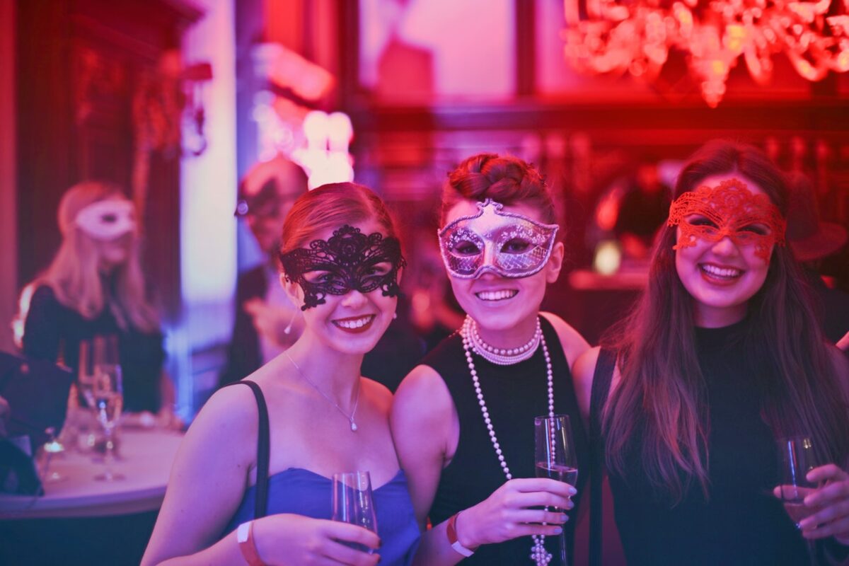 8 Perfect Venues for your Debut